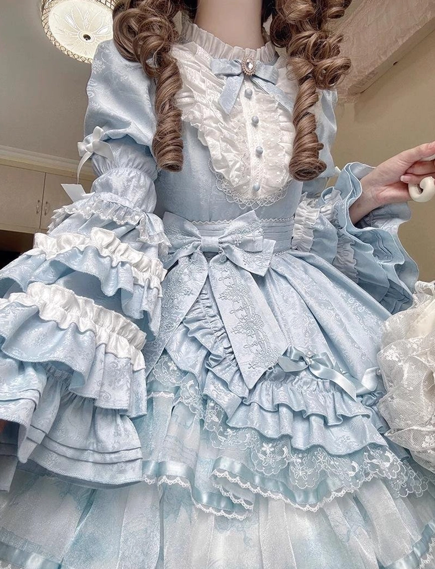 Solo puppet sweet lolita OP dress zipper closure detail jacquard fabric texture showing functional design practical construction