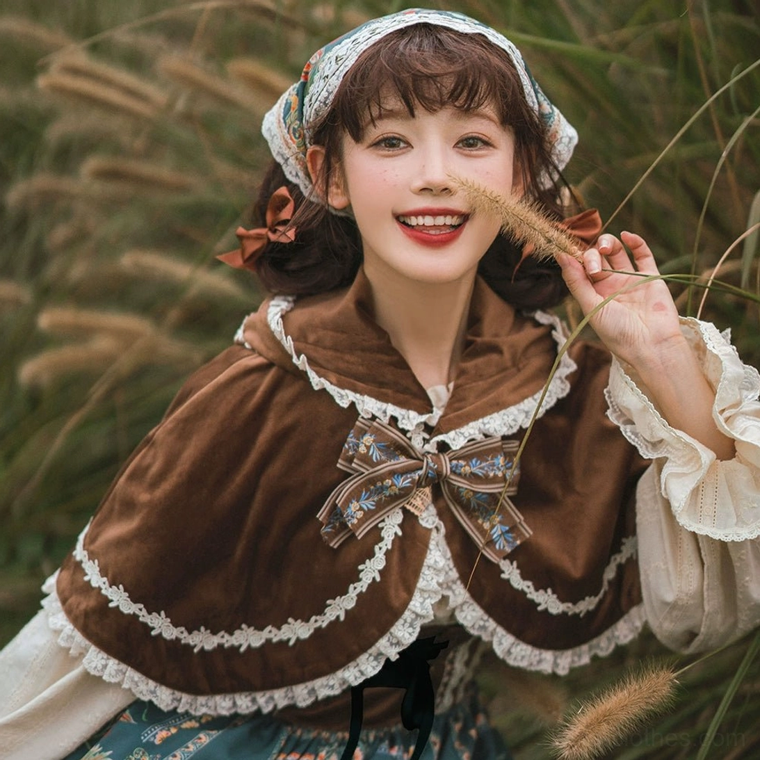 Square headscarf lace trim edge detail lolita country coordinate delicate embroidery close-up