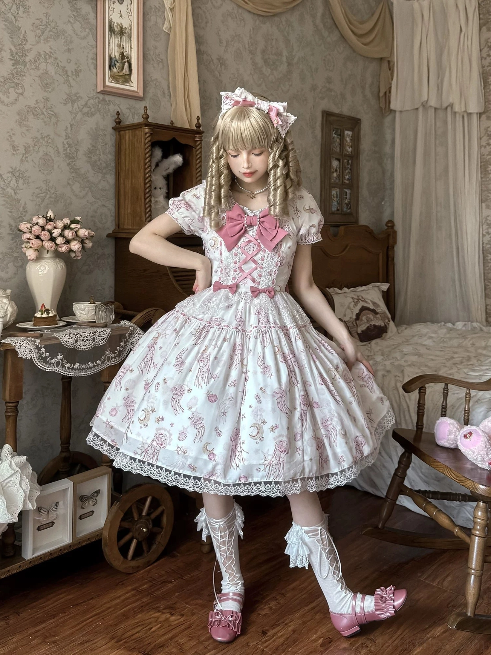 Starry jellyfish classic lolita dress sleeve detail short-sleeve OP cuff lace trim collar bow design craftsmanship