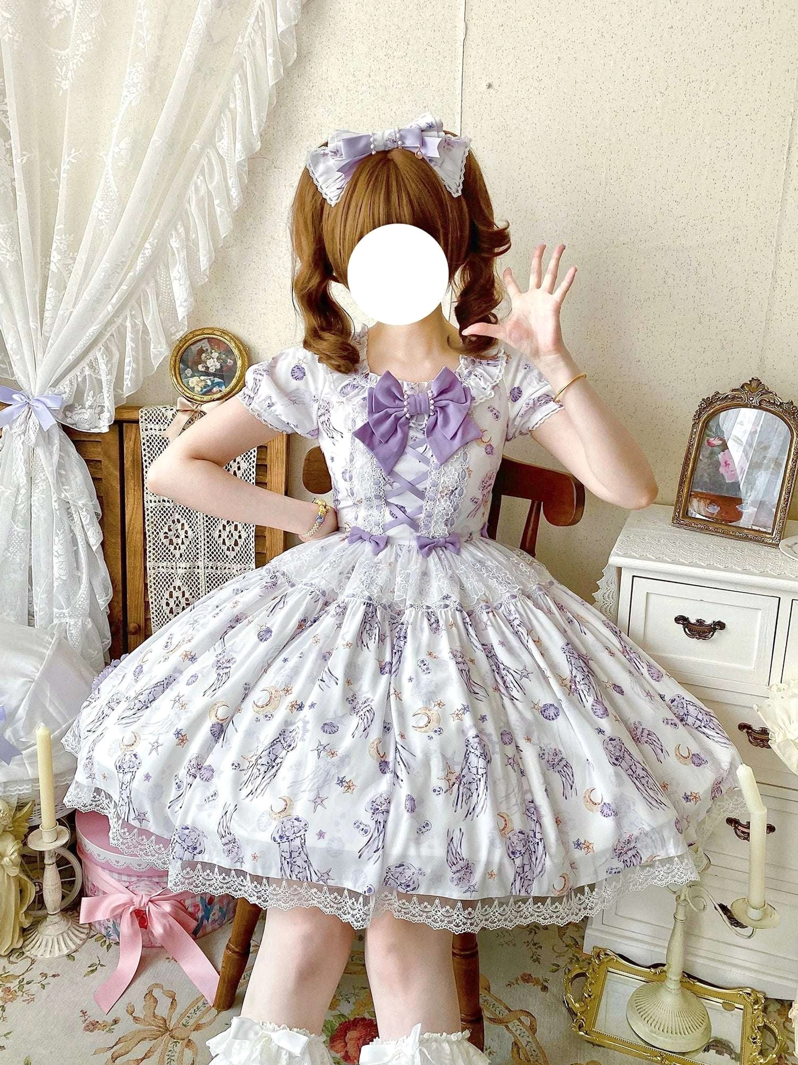 Starry jellyfish classic lolita dress styling inspiration coordinated look hair accessories lolita fashion complete outfit