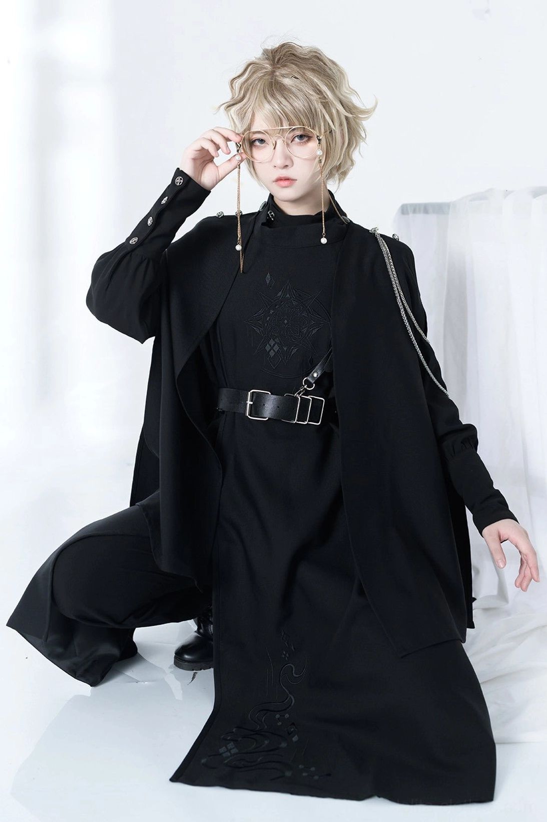 Stars Change Ouji lolita cape accessory pairing showcase with silver choker brooch and metallic jewelry gothic coordinating elements