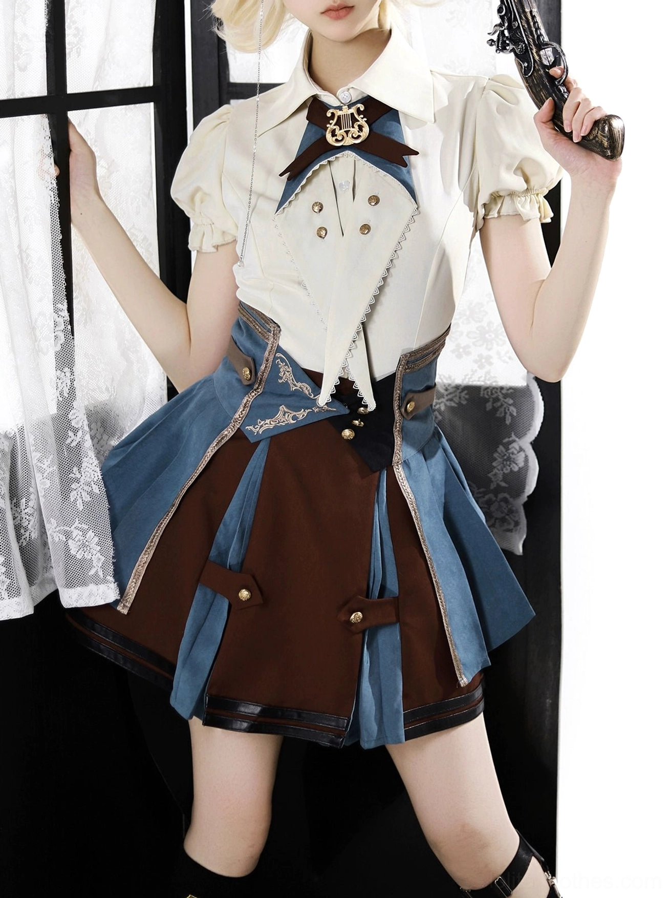 steampunk lolita suit upper body close-up puff sleeves button details front color-block waist and skirt design