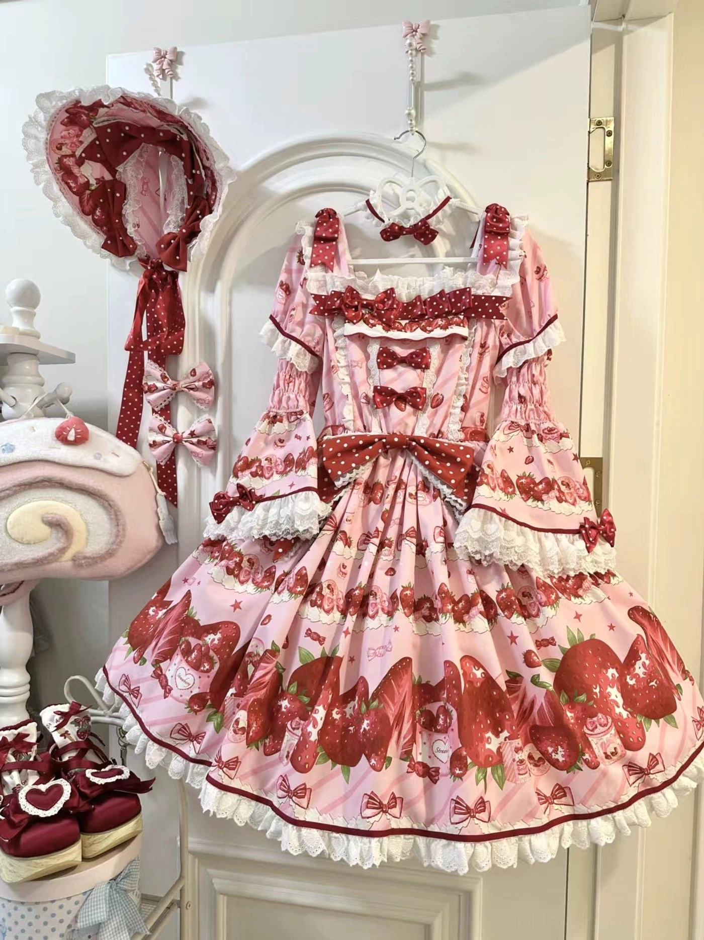Strawberry lolita OP dress with choker trailing bow hair clip BNT hime sleeves complete accessory bundle coordinate detachable elements full set display