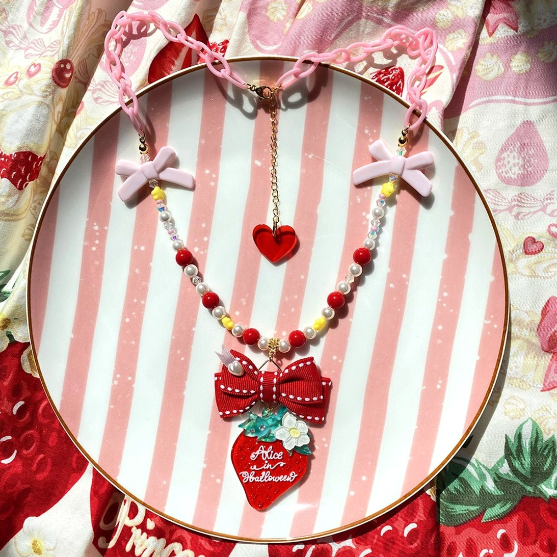 Strawberry ring lolita accessory glitter finish hand jewelry collection piece