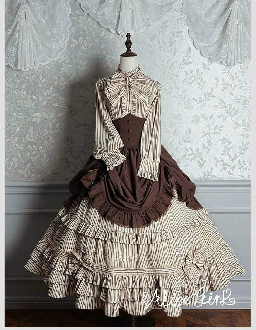 Pre-order timeline information for striped Victorian lolita blouse showing production schedule