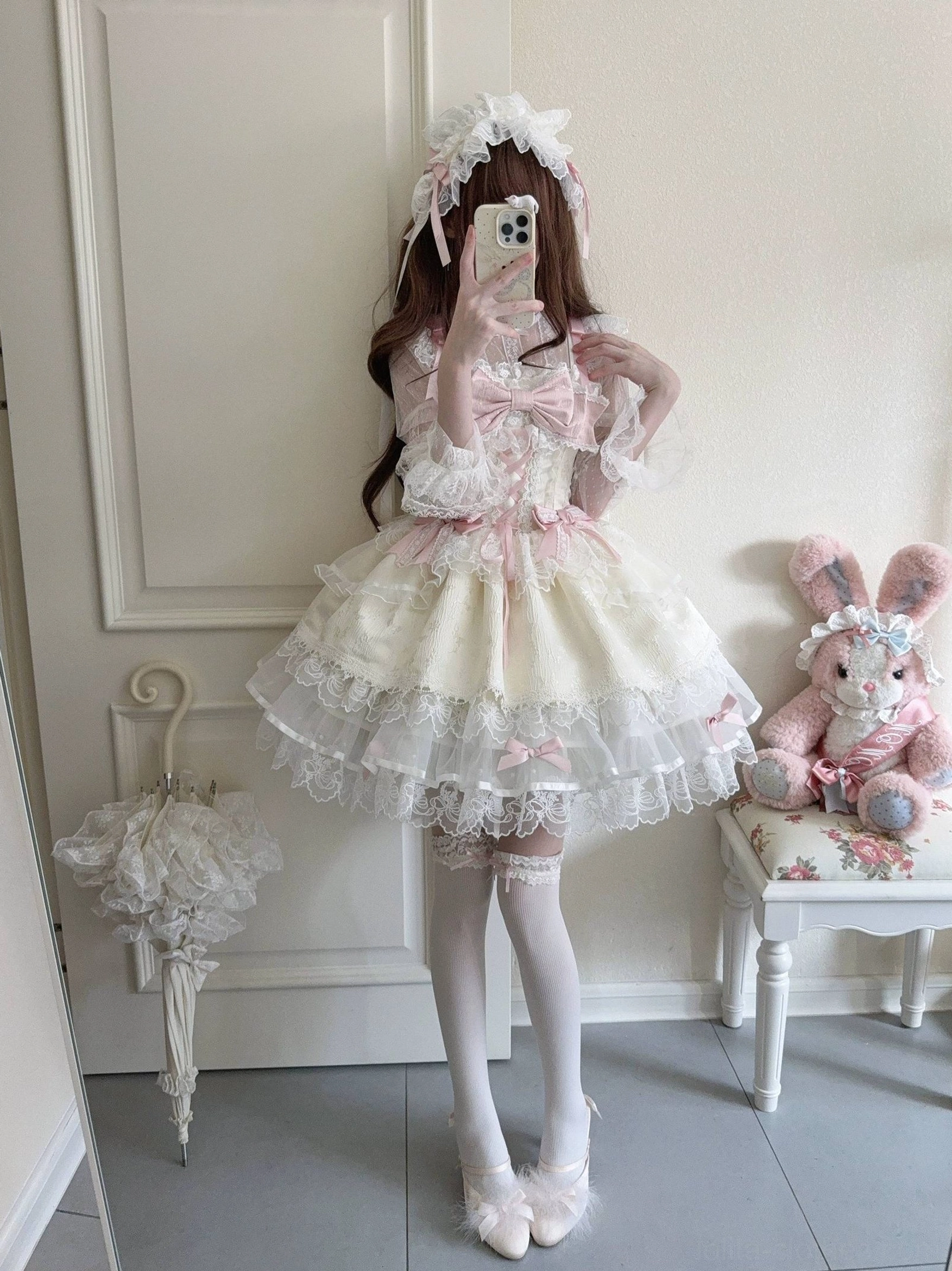 Sweet lolita ballet-style jumper dress JSK bow detail lace trim intricate craftsmanship design element
