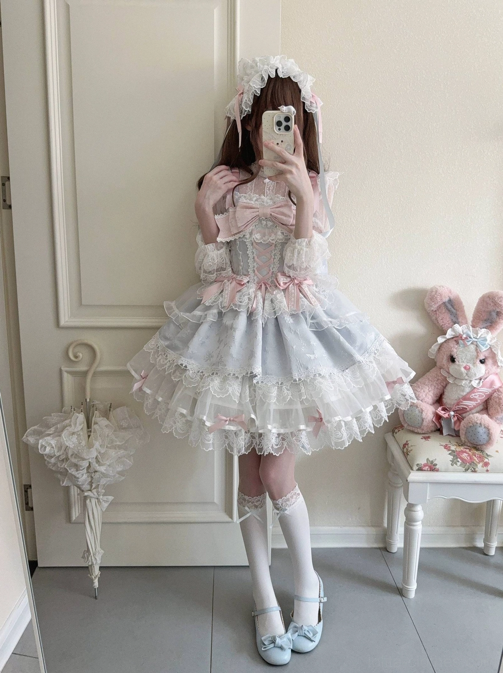 Sweet lolita ballet-style jumper dress JSK halter neckline lace framing design front view detail