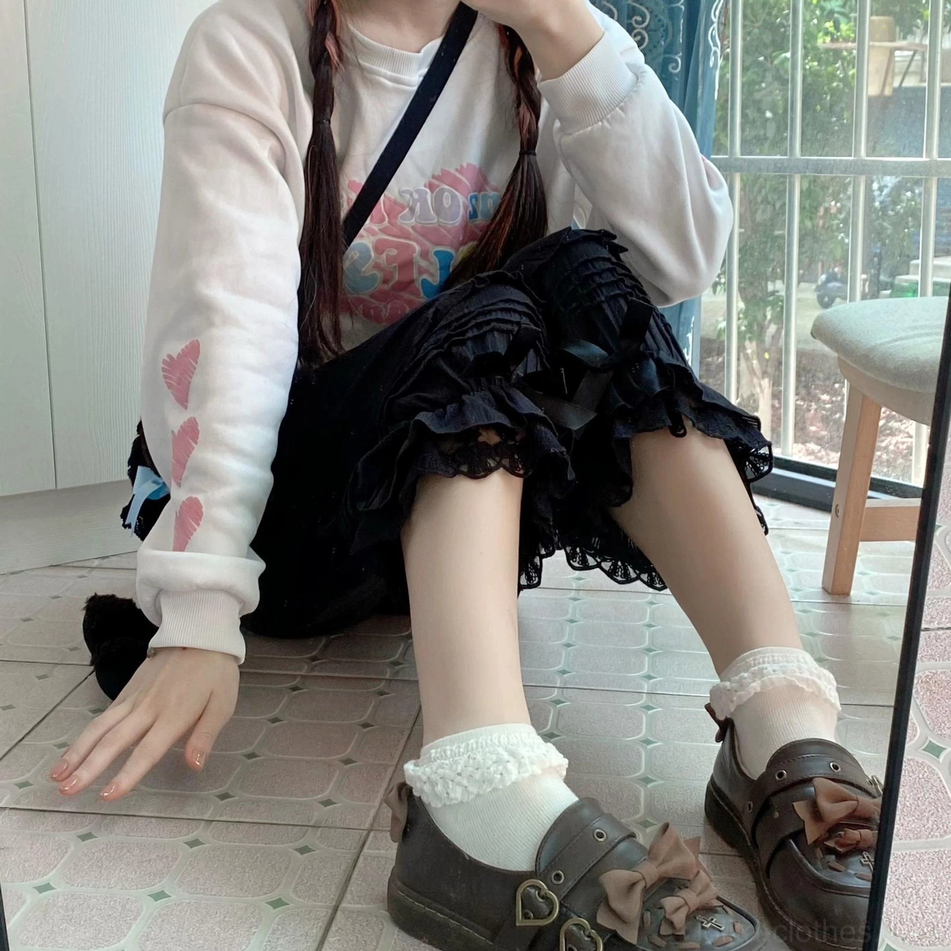 Sweet lolita bloomers with leggings layering styling tip for enhanced coverage privacy and additional styling dimension recommended for active lolita coordinates