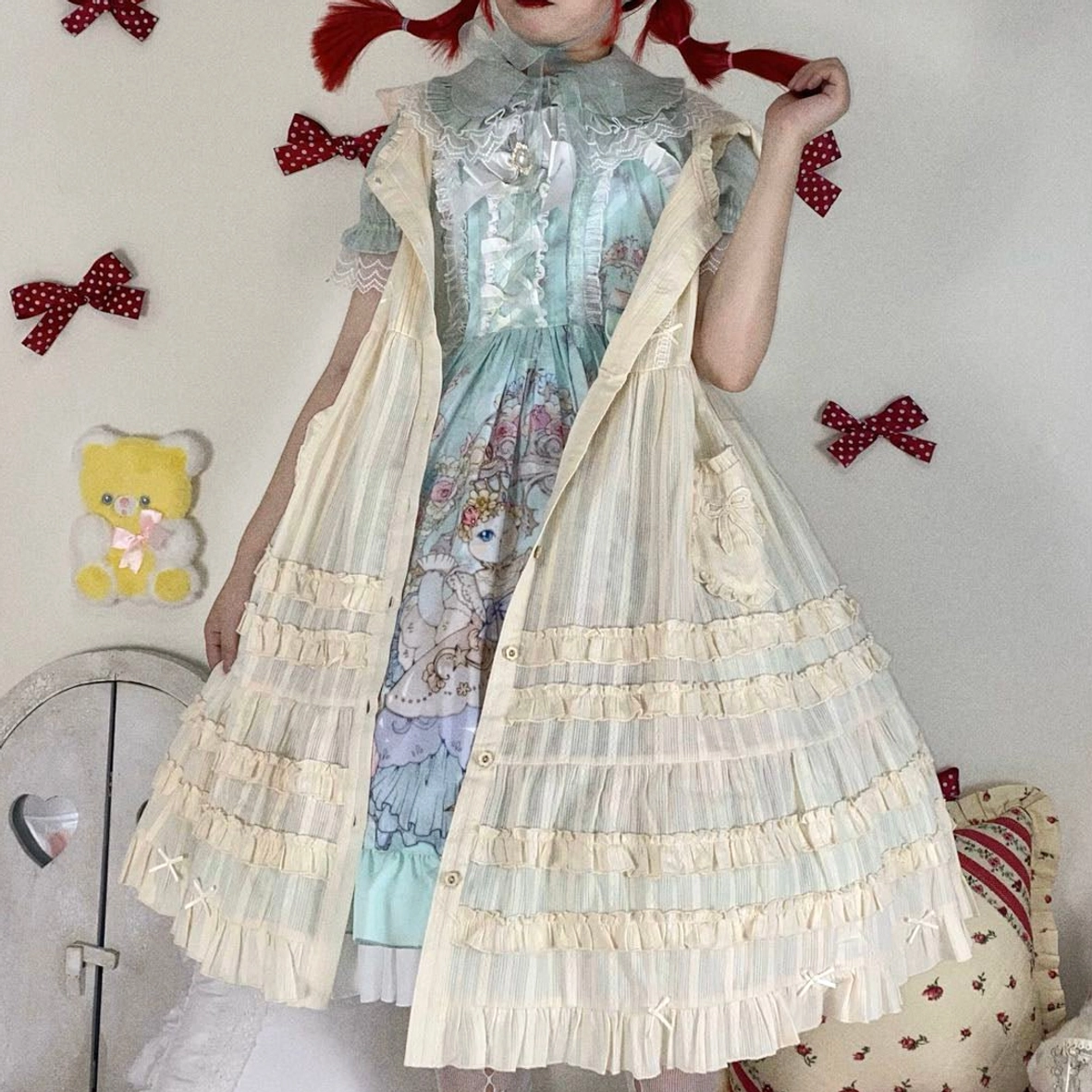 Sweet lolita short sleeve blouse peter pan collar puff sleeves lace collar pure cotton front button detail shot