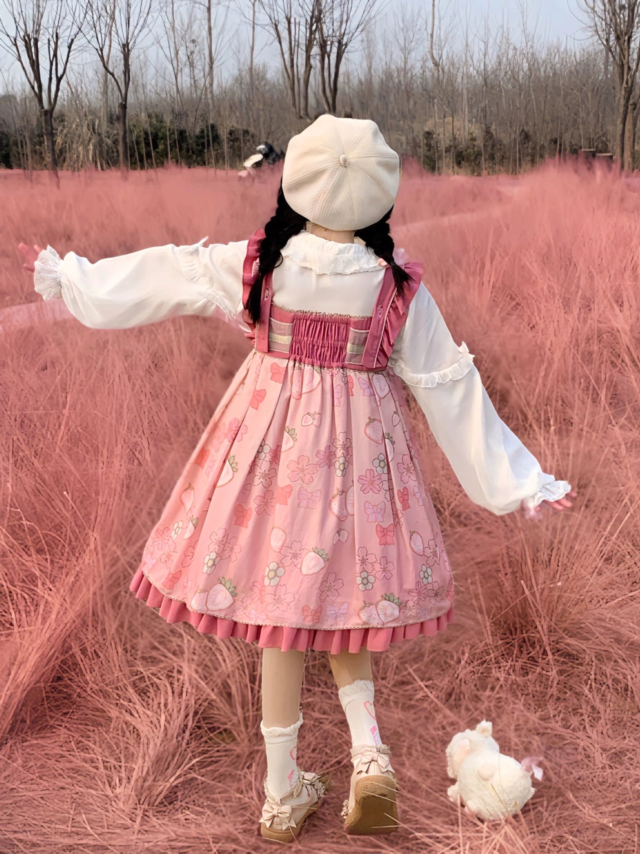 Size chart reference guide for sweet Lolita blouse displaying measurements in both centimeters and inches for all available sizes S through 2XL