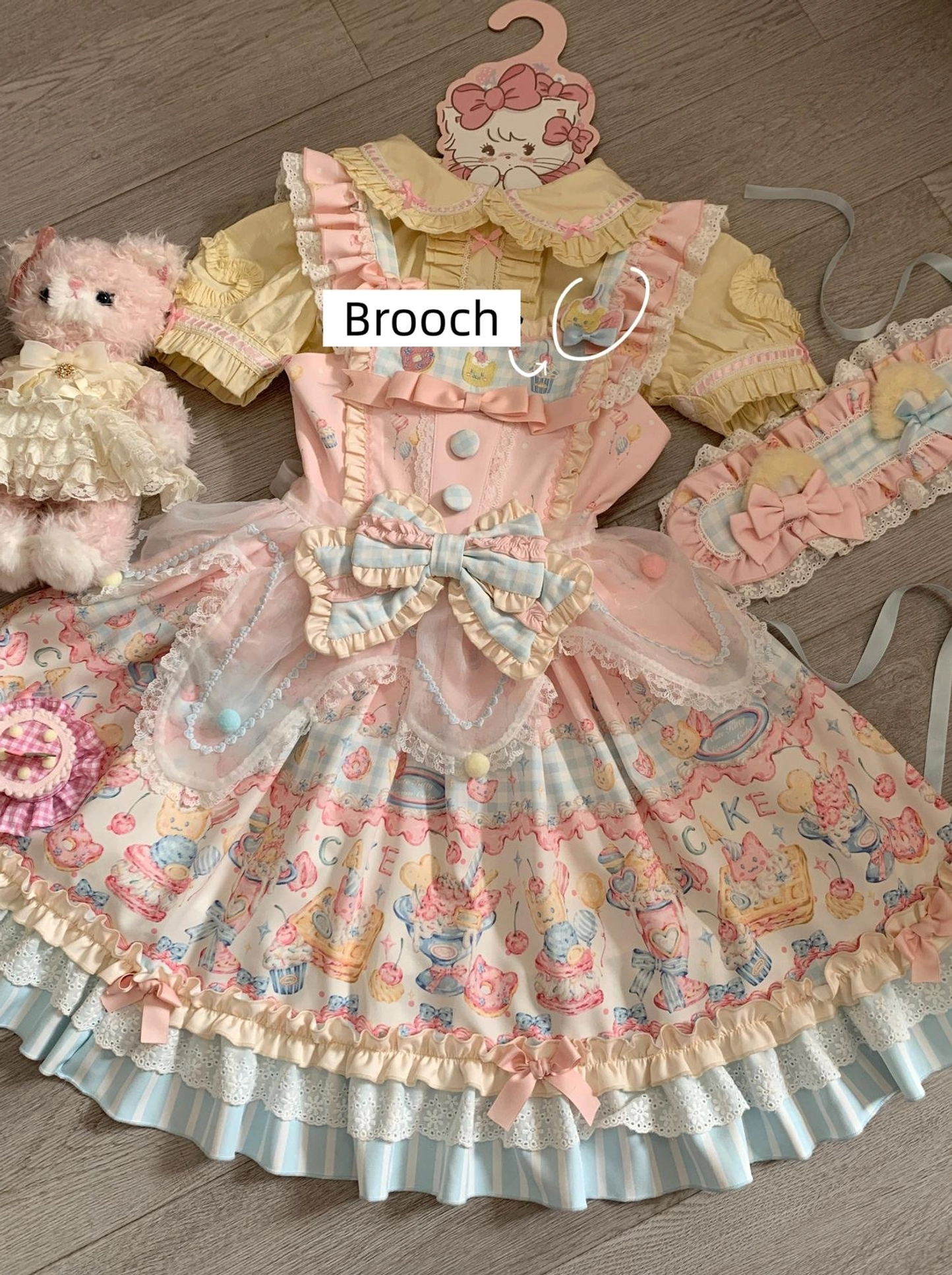 Sweet lolita cat dessert brooch accessory metal detail separate styling piece