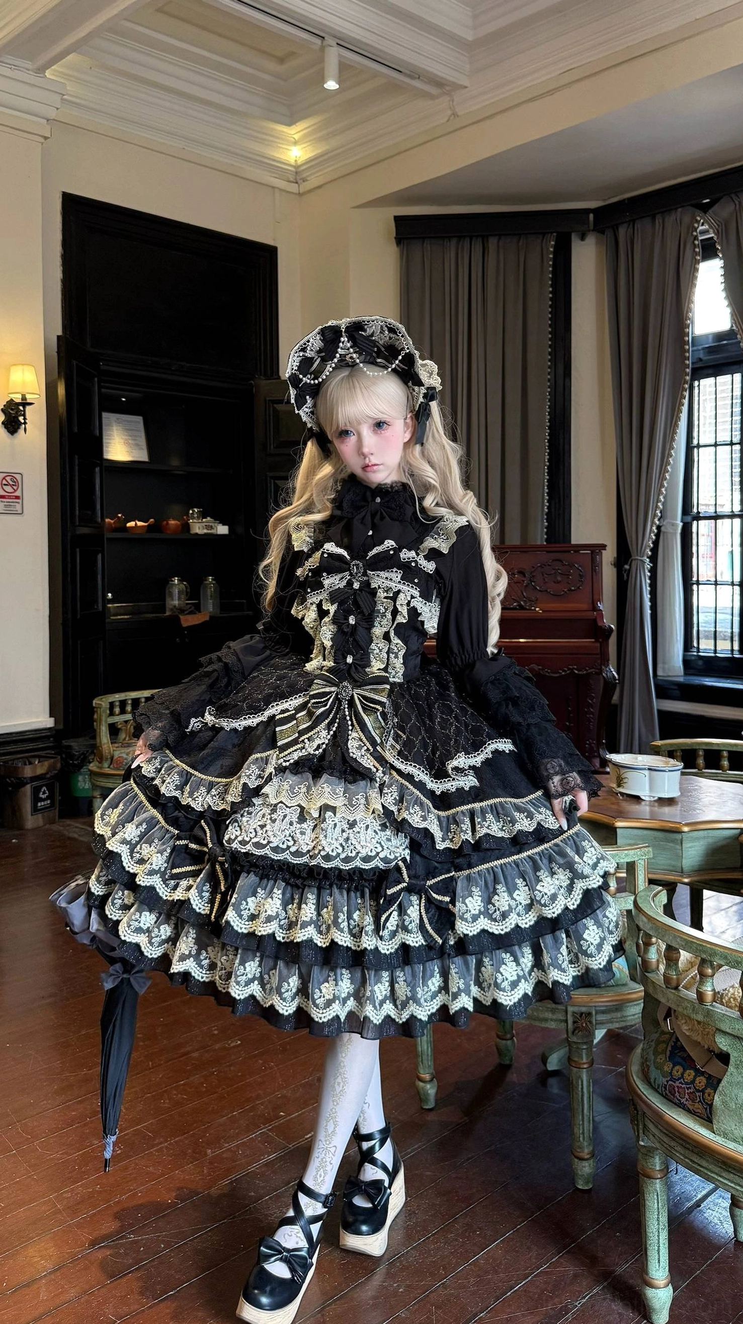 Sweet lolita coordinate styling guide showing JSK bonnet trailing bow petticoat together