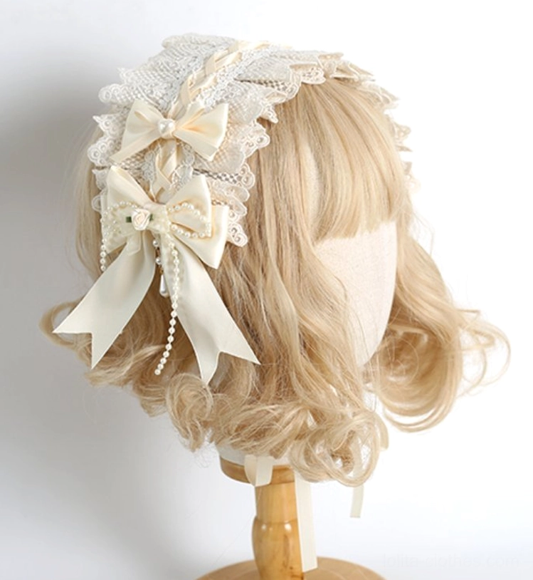 Sweet lolita daisy flower small miniature top hat fascinator whimsical bold statement piece