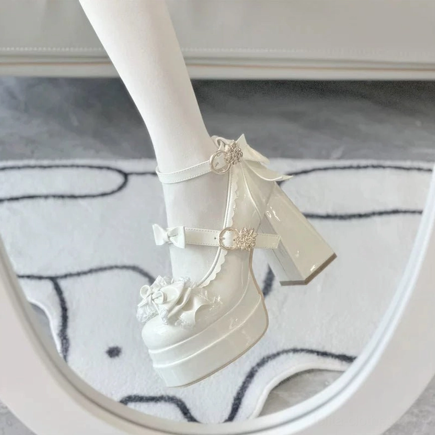 Sweet Lolita platform heels bottom sole view showing rubber construction and platform height measurement