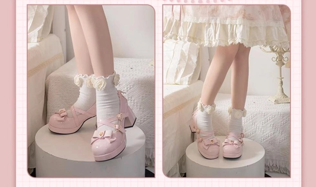 sweet-lolita-platform-heels-close-up-heart-shaped-metal-buckle-cross-strap-detail