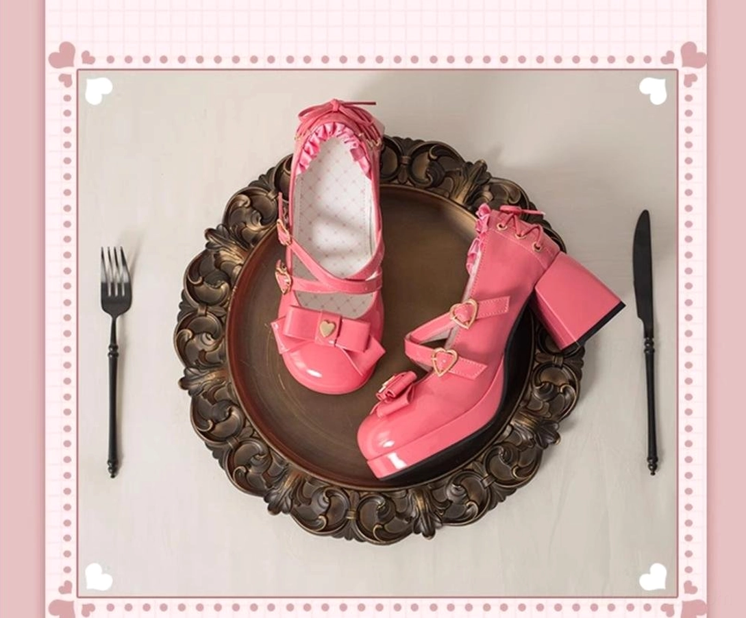 sweet-lolita-high-heel-shoes-convention-meetup-wearable-fashion-statement