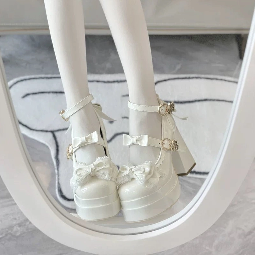 Sweet Lolita round toe platform heels rear view detail of back bow decoration and platform sole design