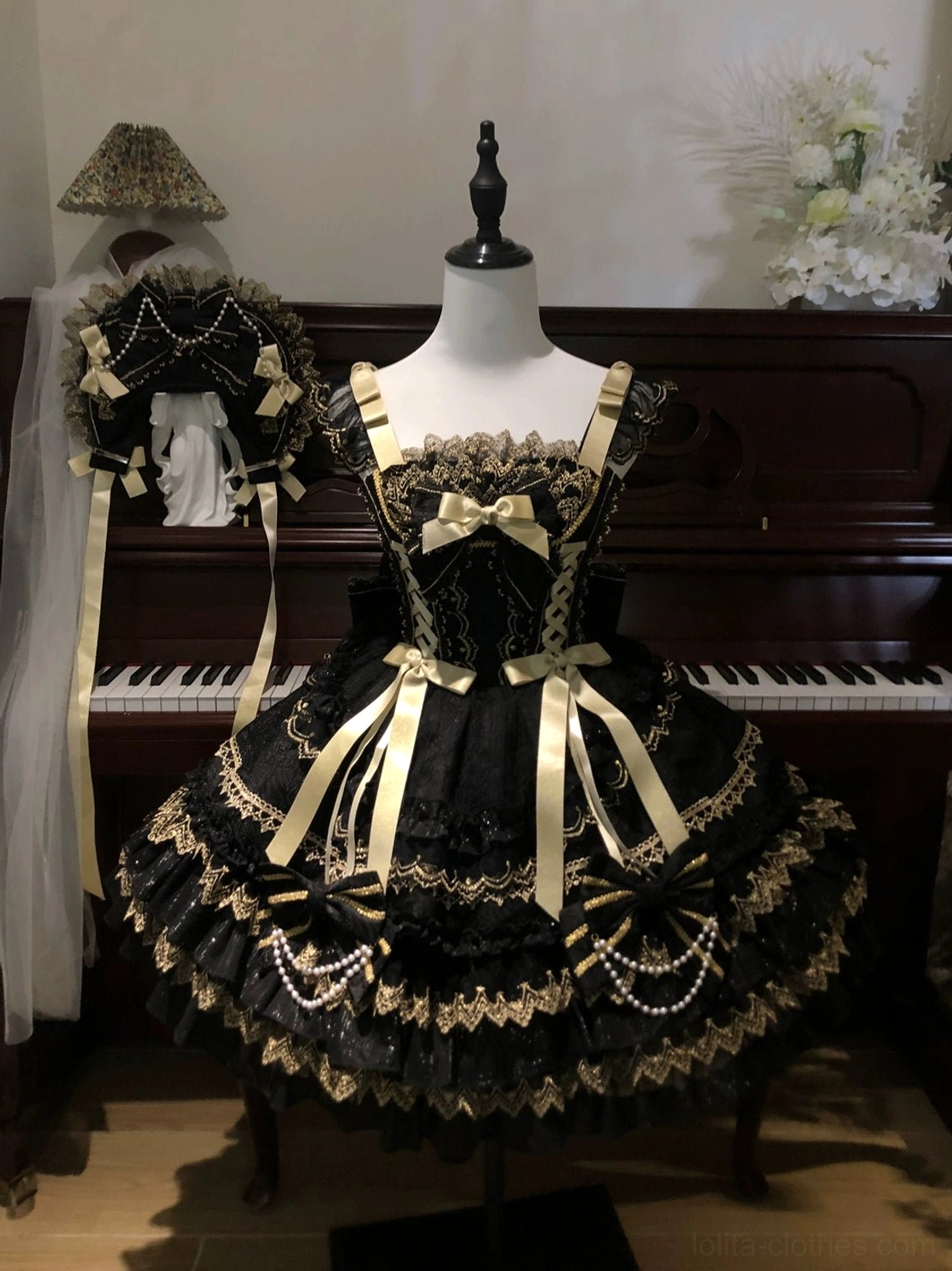 Sweet lolita jumper dress coordinate styling guide with thigh-high stockings white socks and classic lolita accessories complete outfit