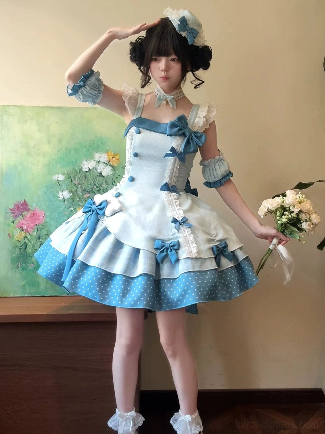 Lolita JSK dress sizing and fit reference showing adjustable shoulder straps, side zipper closure, back shirring technology for comfortable flexible wearing