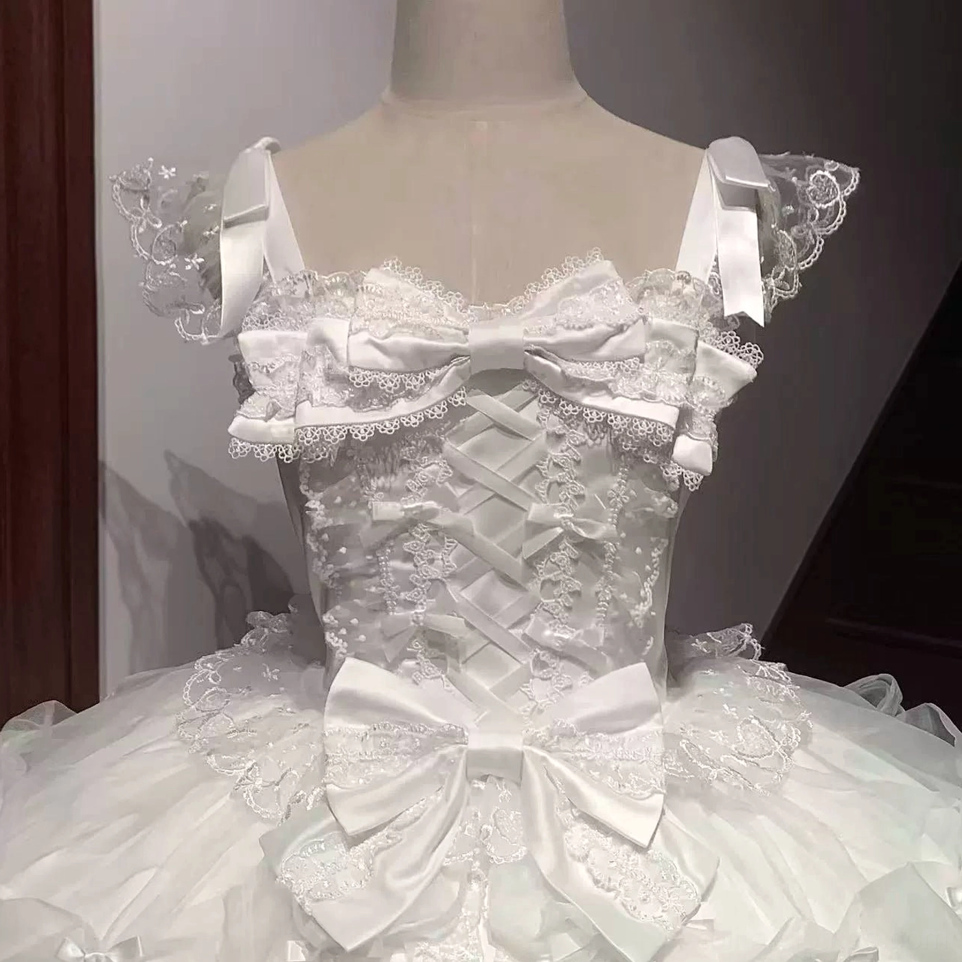 Sweet Lolita JSK jumper dress flutter shoulder strap detail adjustable strap design lace trim