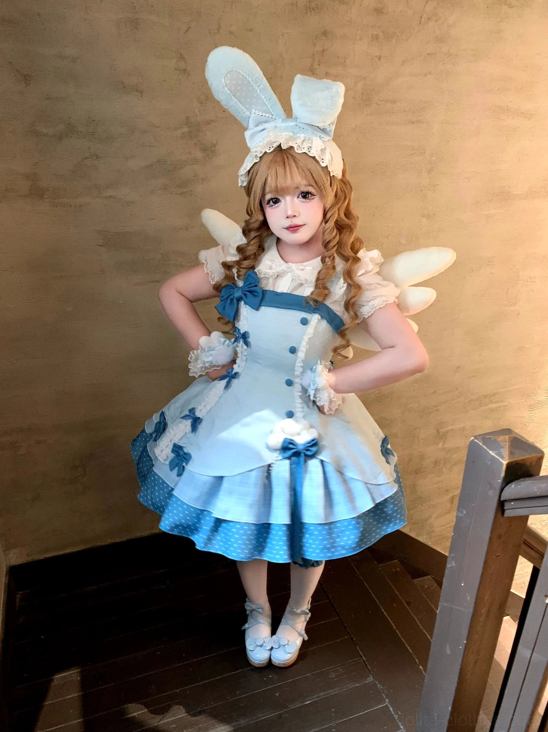 Lolita dress petticoat recommendation visual showing 13.8 to 15.7 inch 35 to 40 cm petticoat volume needed for authentic bell-shaped JSK silhouette