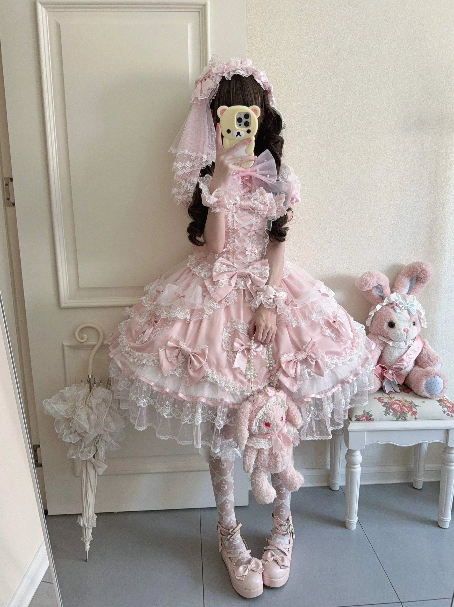 Sweet Lolita JSK jumper dress styling tips coordinate with mary jane shoes lace socks hair accessories