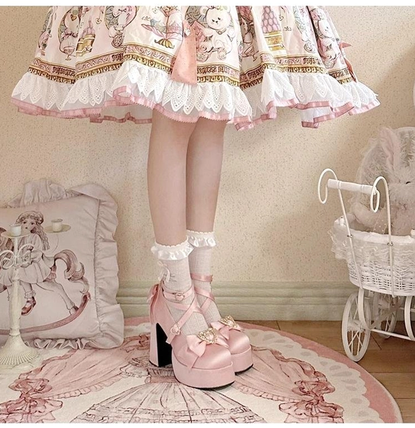 Sweet Lolita Mary Jane Mary Jane platform heels ankle strap buckle mechanism adjustable fit feature detail view