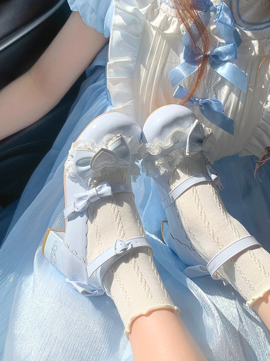 Sweet lolita mary jane heels paired with ruffled knee-high socks hosiery recommendations lace-trimmed ankle socks styling options