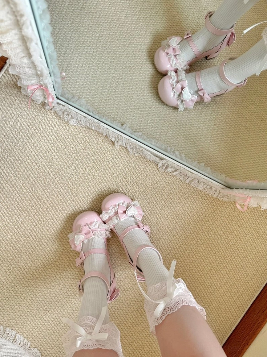 Sweet lolita mary jane heels sole view showing rubber faux leather bottom flexible durability five centimeter block heel comfortable support structure