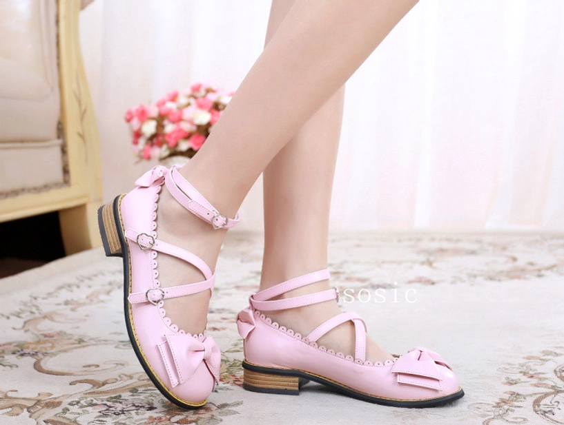 Sweet Lolita Mary Jane shoes convention wear styling with coordinate and leg accessories practical all-day footwear