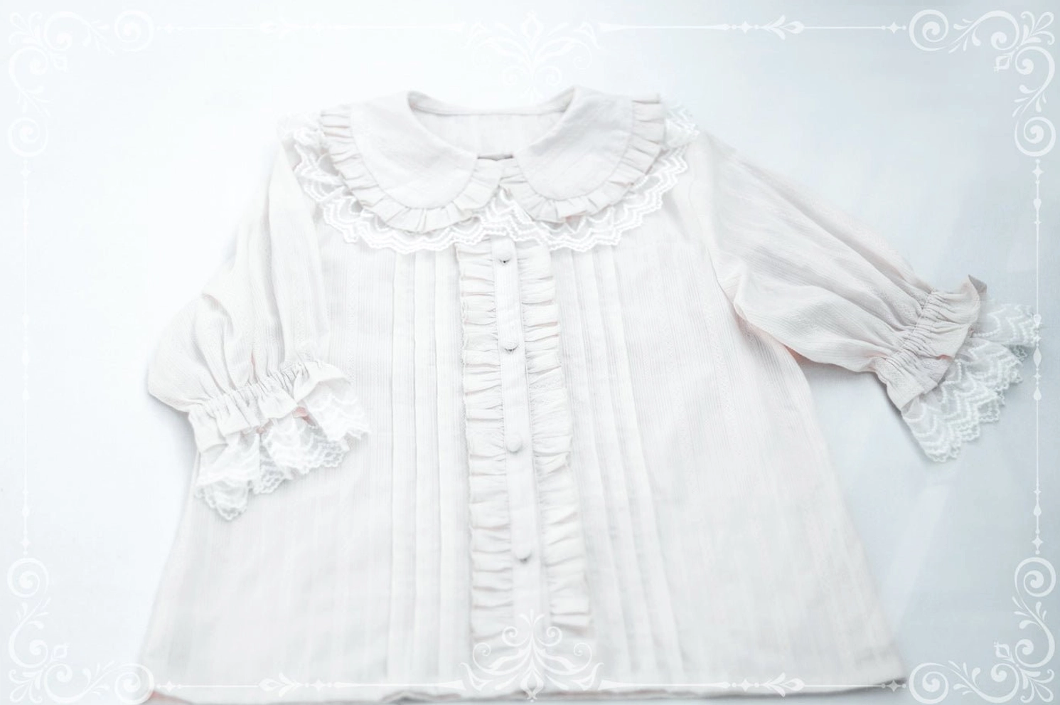 Sweet lolita peter pan collar short sleeve blouse puff sleeves lace collar pinstripe fabric detail front display