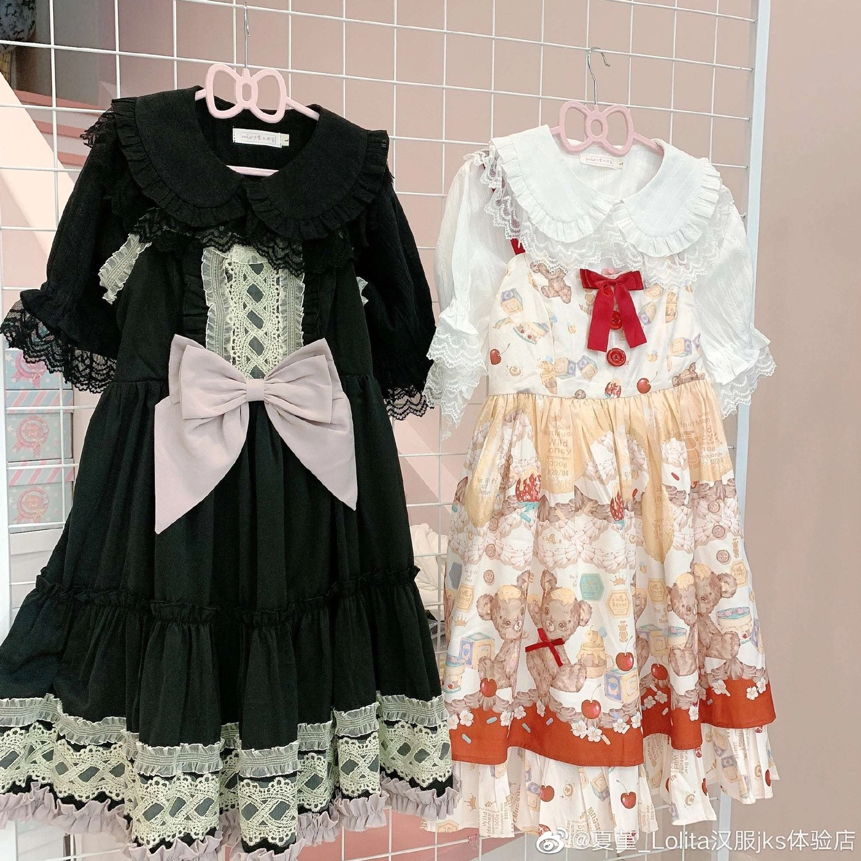 Sweet lolita peter pan collar short sleeve blouse with puff sleeves lace cuffs front pleated placket detail shot