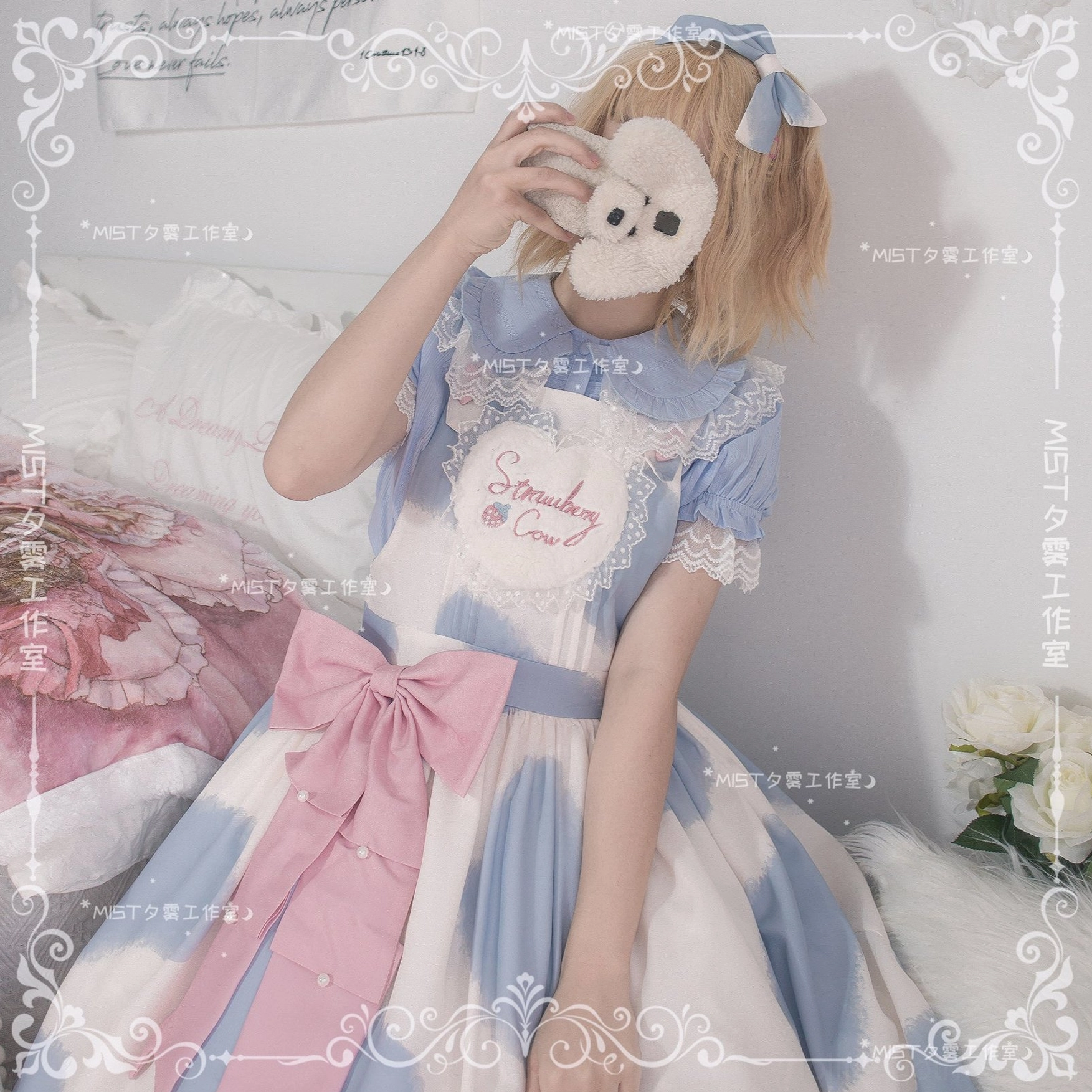 Sweet lolita peter pan collar short sleeve blouse puff sleeves lace collar pinstripe fabric texture detail view