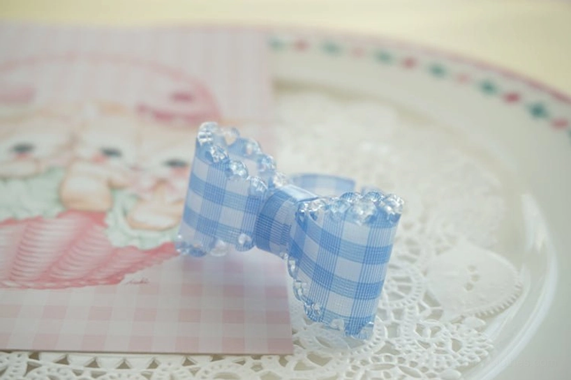 pink glitter lolita bow ring scalloped lace edges cute kawaii jewelry detail