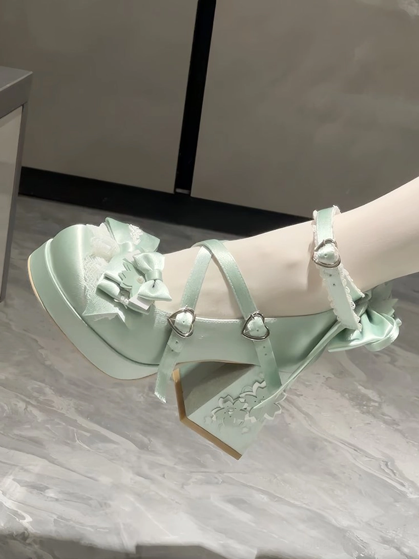 Sweet lolita platform heel shoes worn with white lace socks and coordinated outfit demonstrating traditional lolita fashion styling approach