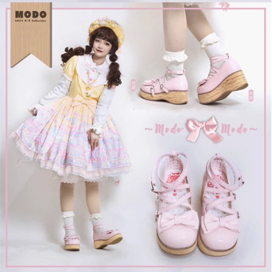 Sweet lolita platform Mary Jane shoes sole detail showing wood grain texture and thick platform height construction