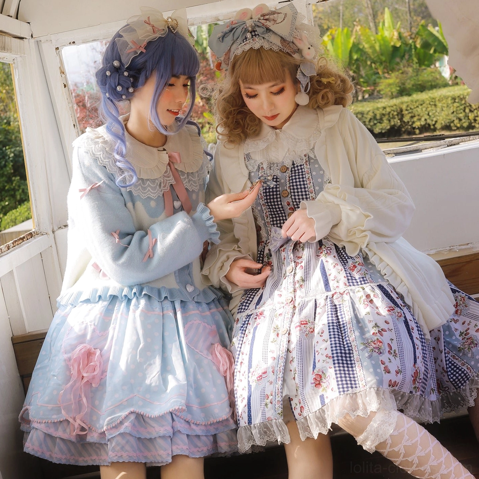 Sweet Lolita puff sleeve cardigan coat behind-the-scenes production craftsmanship video
