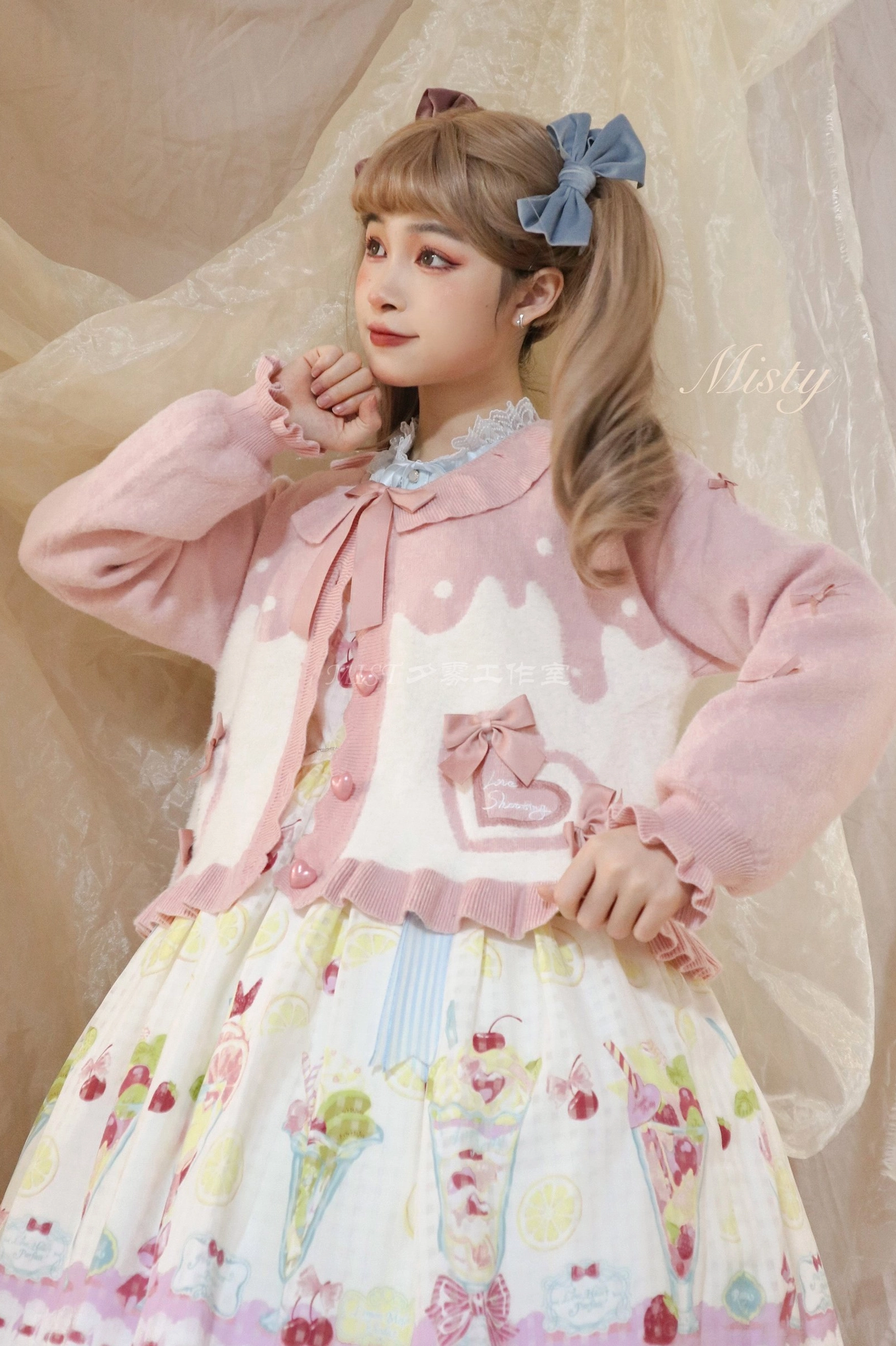 Sweet Lolita puff sleeve cardigan coat heart-shaped button and button closure detail macro photography