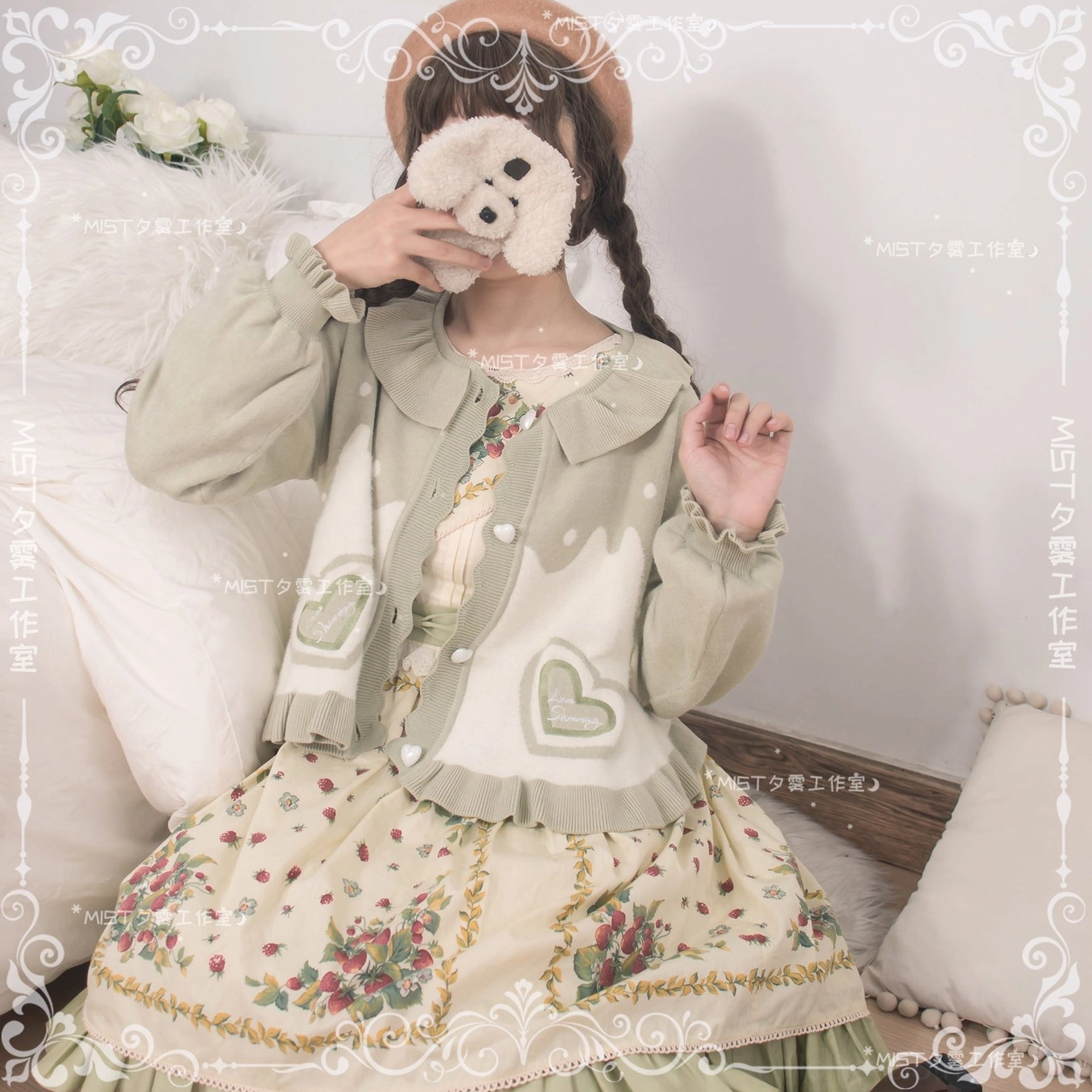 Sweet Lolita puff sleeve cardigan coat matcha green off-white color scheme with heart-shaped appliqué doll collar and ruffled cuffs half-body indoor display