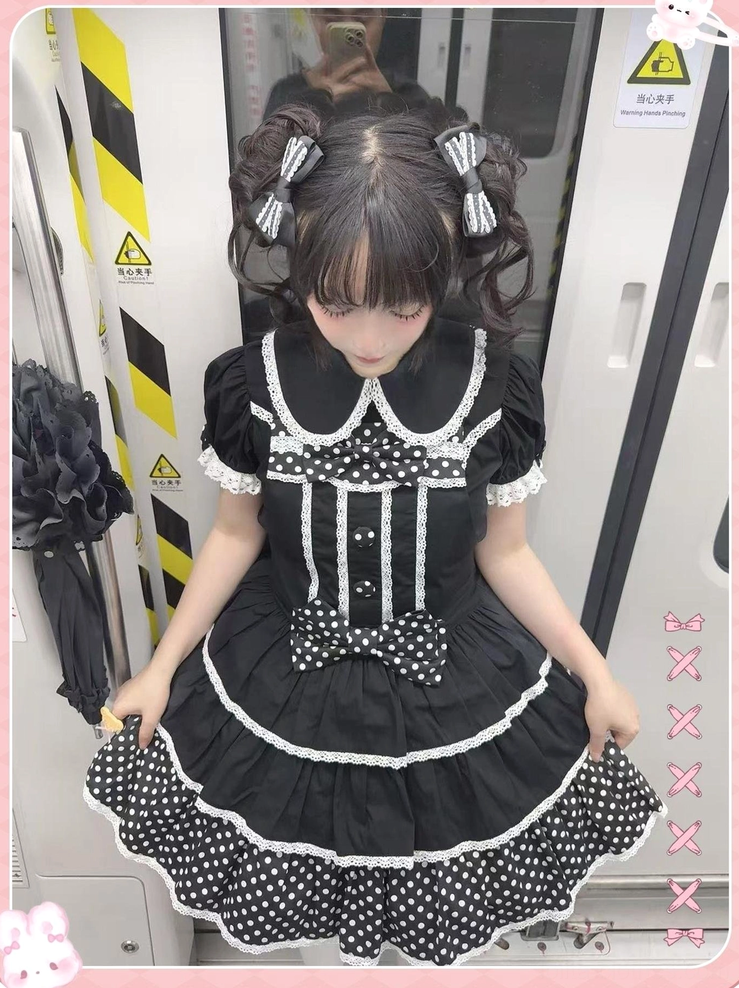 Sweet lolita salopette jsk three-tiered ruffled hem design polka dot pattern detail view