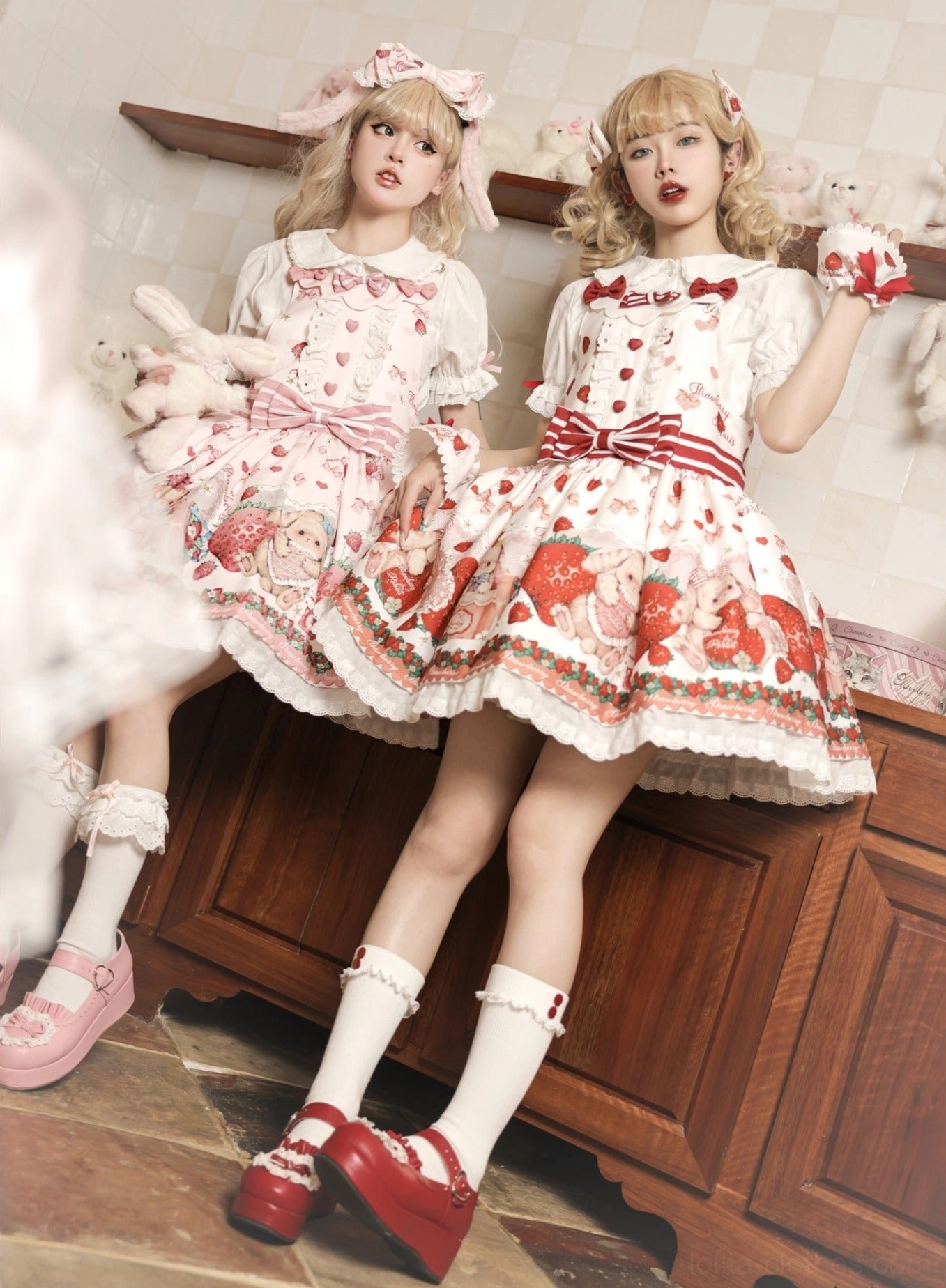 Sweet lolita salopette JSK front neckline detail showing small striped bow large waist bow and white lace trim embellishments