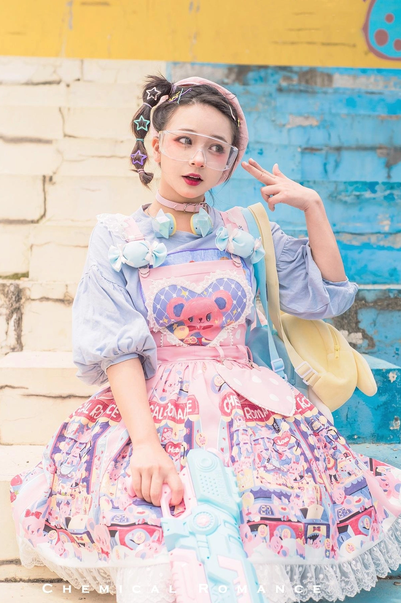 Sweet lolita salopette shoulder straps polka dot design adjustable strap detail
