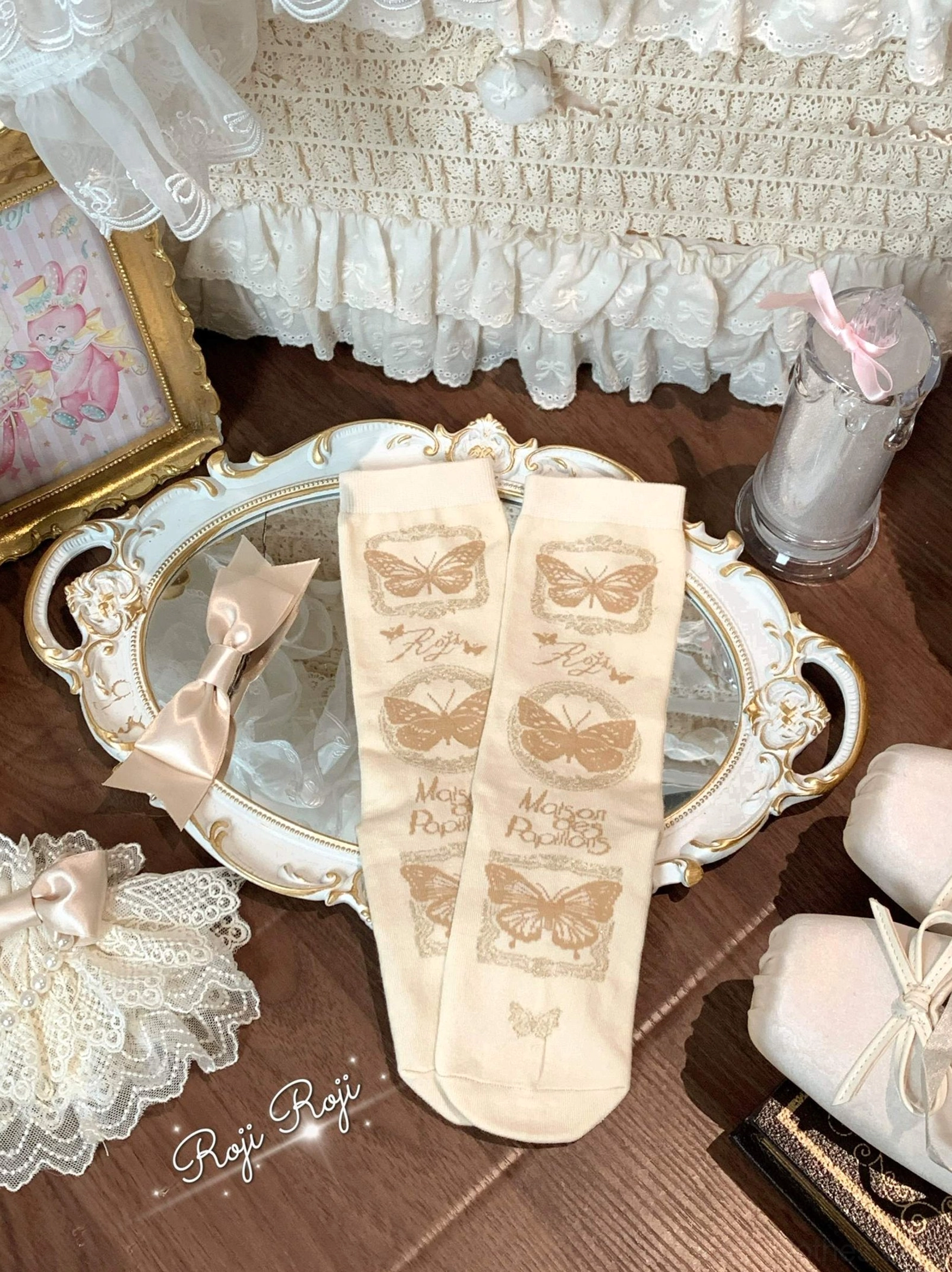 Ivory Sweet Lolita mid-calf cotton socks with detachable bow cuff trim showing versatile styling with different bow color options