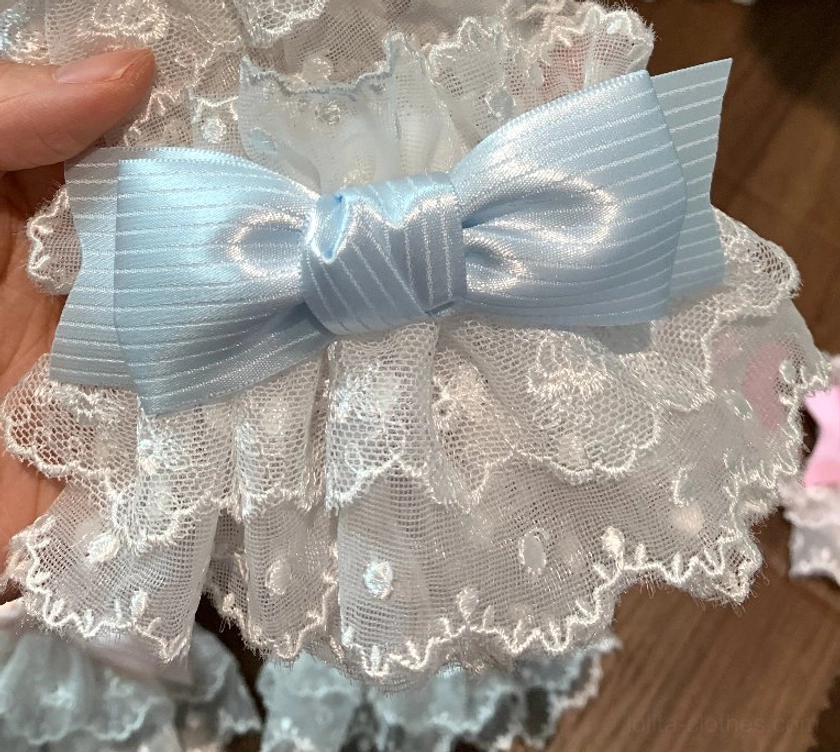White lace Sweet Lolita wrist cuffs with blue satin bow delicate elastic arm warmer accessory