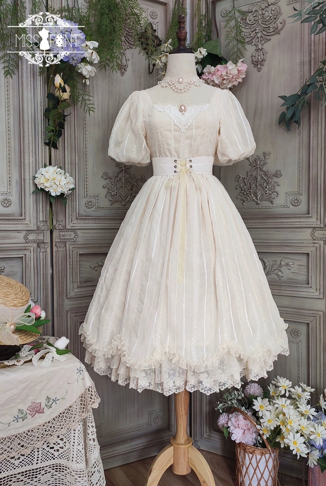 Tulip classic lolita short sleeve dress layering compatibility cardigan bolero jacket coordination cold weather transitional seasons