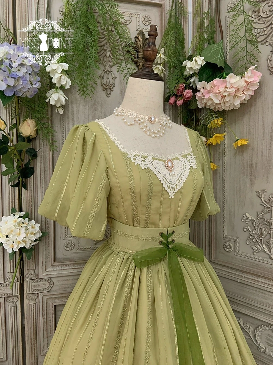 Tulip classic lolita short sleeve dress silhouette refined proportions balanced design hourglass emphasis feminine aesthetic appeal