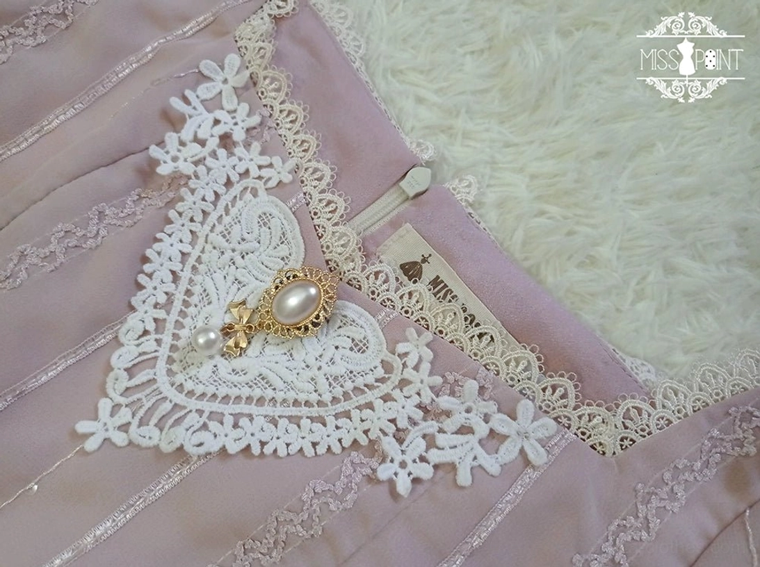 Tulip classic lolita short sleeve OP dress styling guide matching accessories straw boater hat lace gloves vintage parasol heels