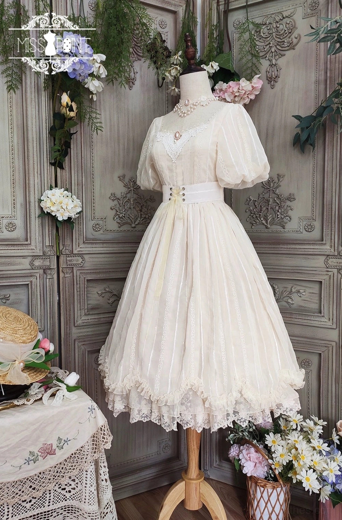 Tulip lolita OP dress photography inspiration model gallery styling demonstration pose ideas accessory pairing visual presentation guide