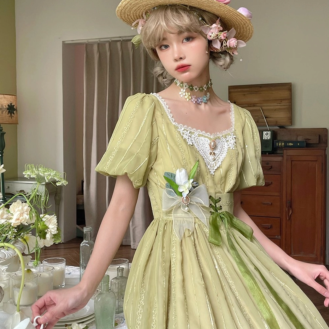 Tulip lolita OP dress wrinkle removal water mist air dry method gentle care delicate fabric restoration crease elimination technique