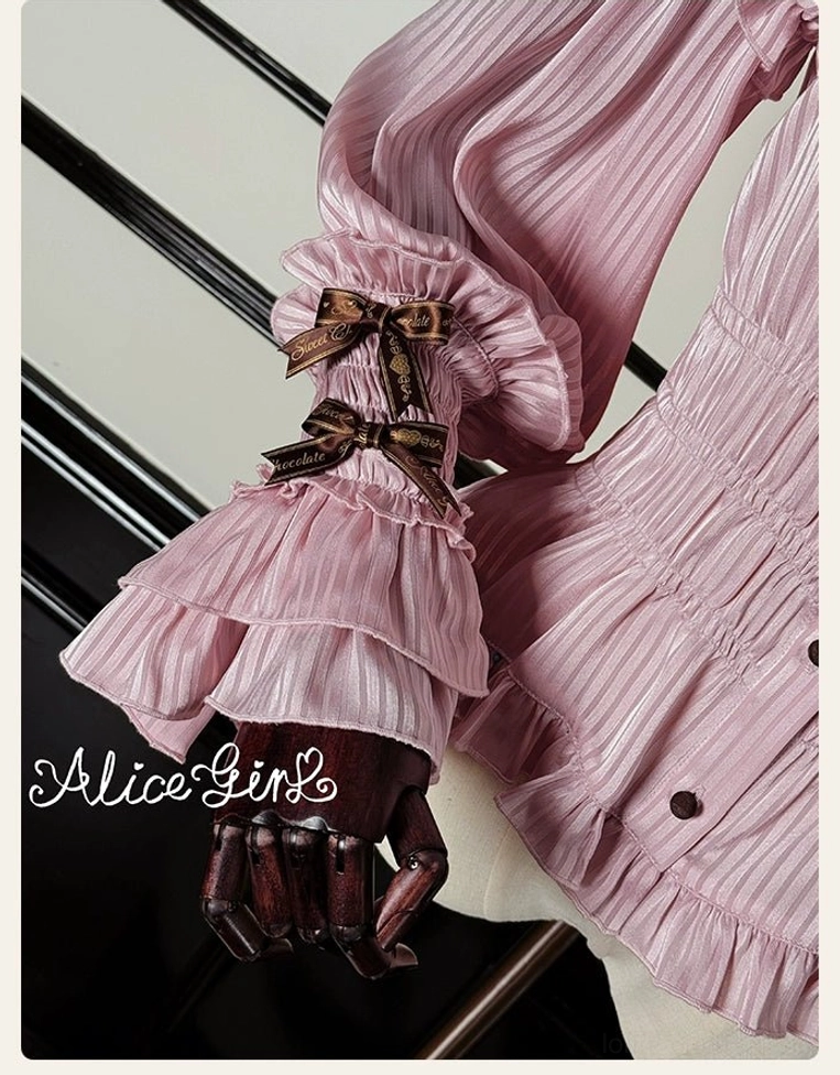 Twin chocolate cafe lolita coordinates vintage aesthetic full body styling inspiration tea party theme